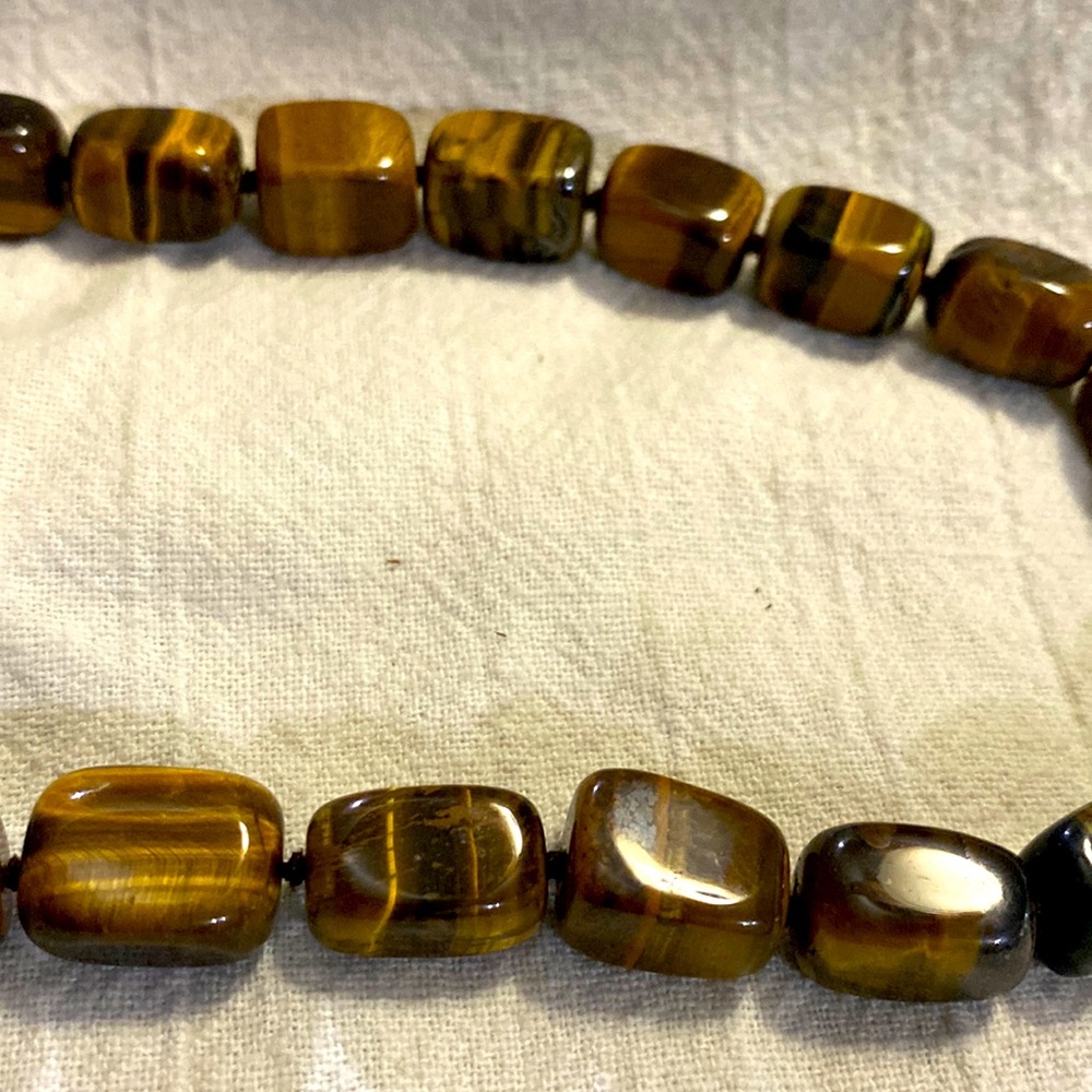 Hand strung tiger eye